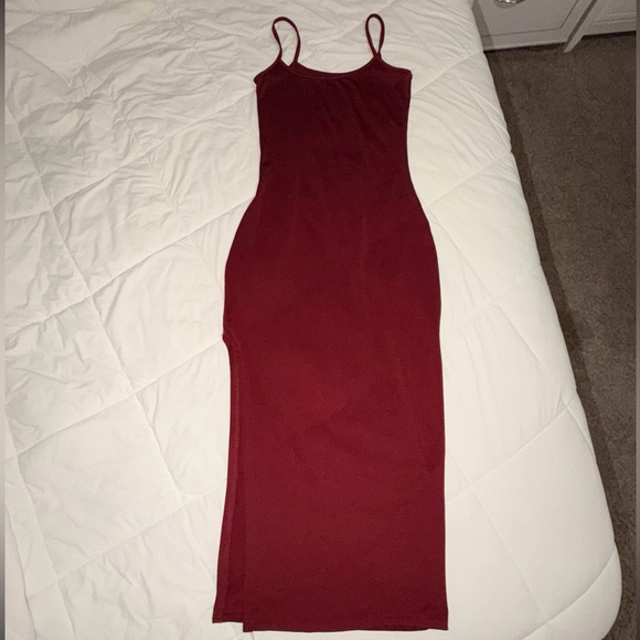 Dresses & Skirts - Elegant Burgundy Spaghetti Strap Dress